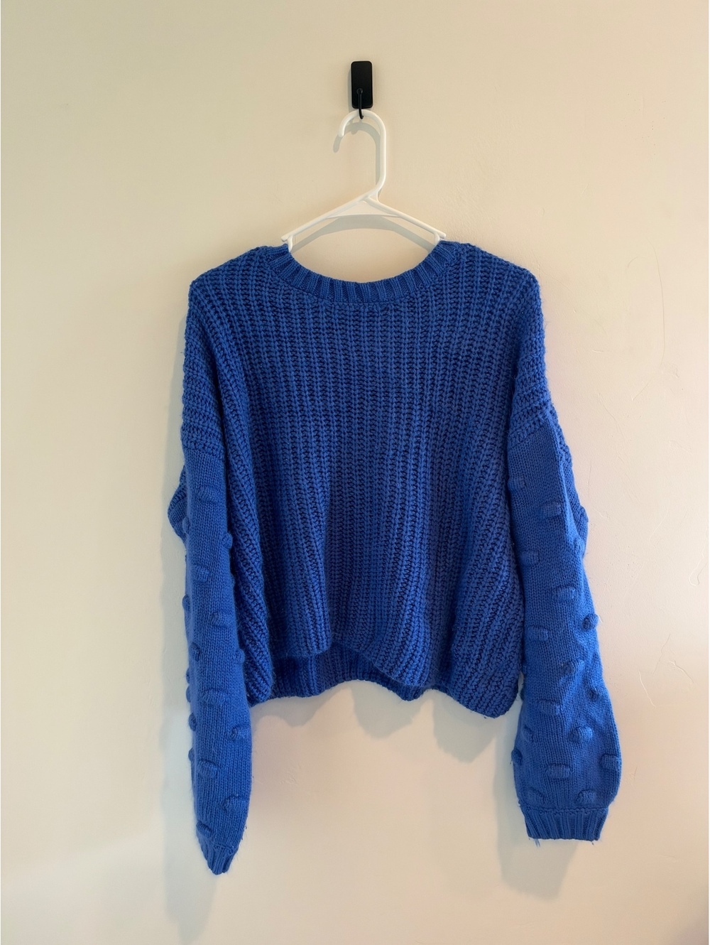 Moon & Madison Womenβs Blue Chunky Knit Pom Pom Sleeve Sweater Size Large